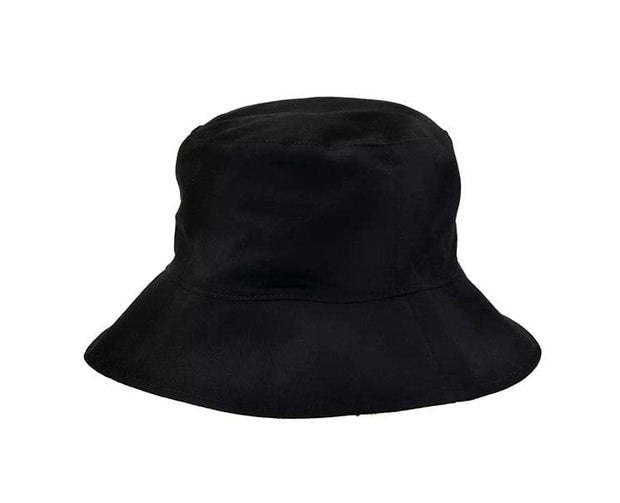 Winnie the Pooh Reversible Hat: Pooh & Friends